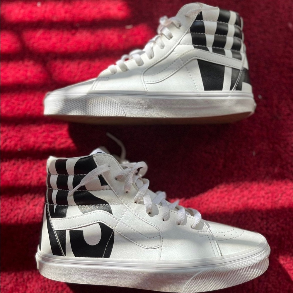 White leather off the wall, hightop Vans